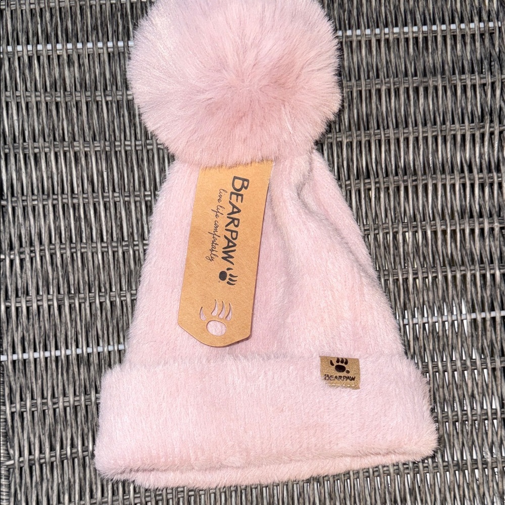Beautiful BearPaw Soft Pink ladies Pom-Pom Hat. Super soft and warm!